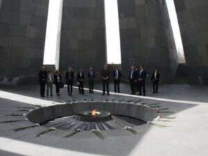 نصب ومتحف الإبادة الجماعية 1