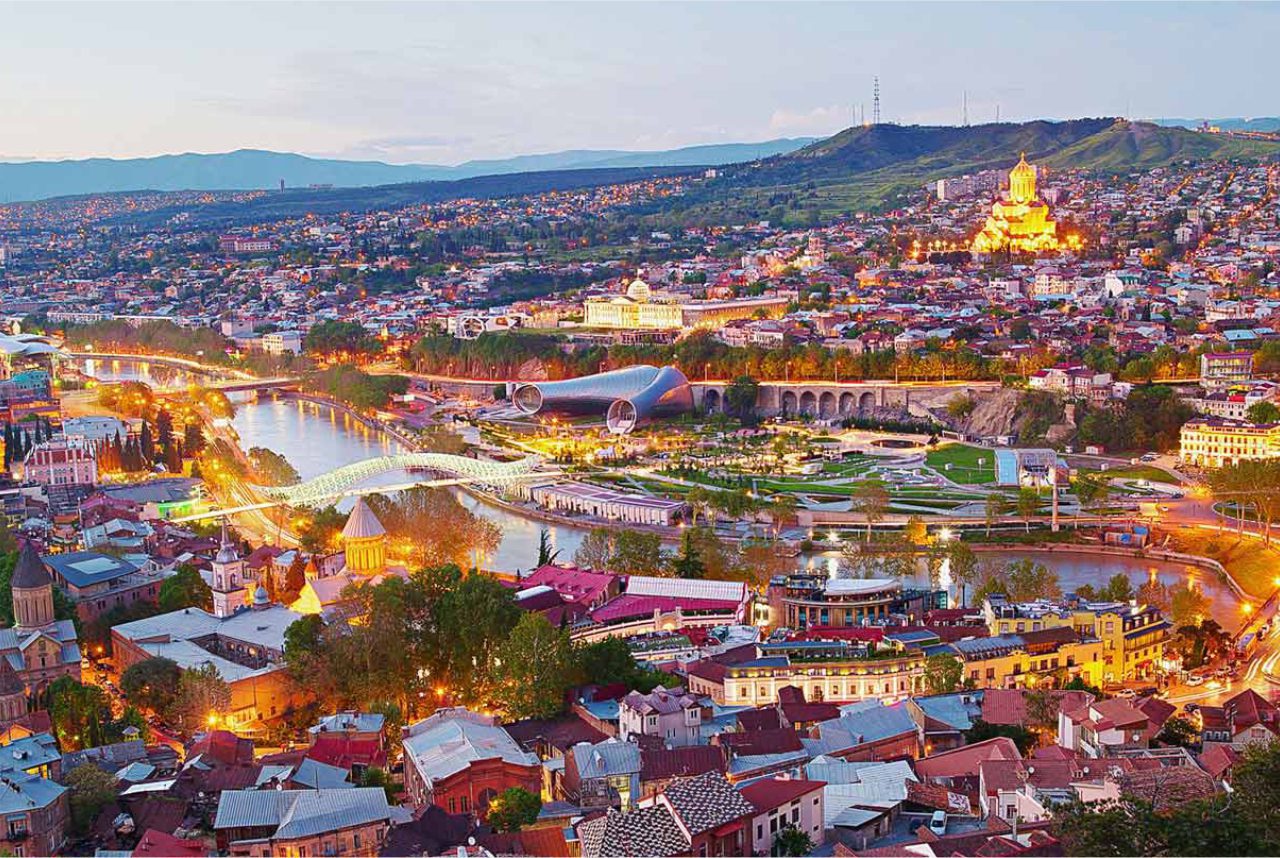 لماذا السفر إلى جورجيا